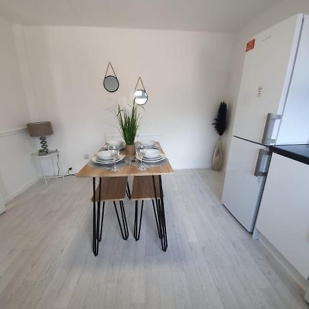 Bv Luxury Spacious 3 Bedroom House At Isaac Close Manchester Kültér fotó