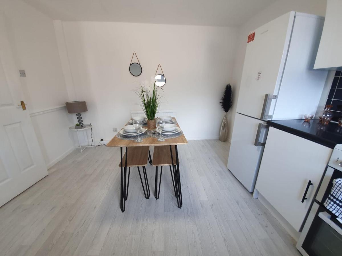 Bv Luxury Spacious 3 Bedroom House At Isaac Close Manchester Kültér fotó