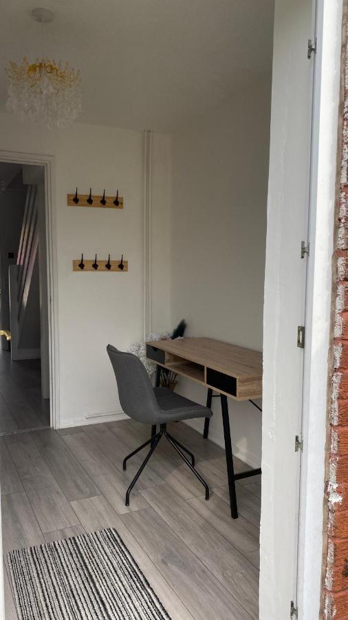 Bv Luxury Spacious 3 Bedroom House At Isaac Close Manchester Kültér fotó