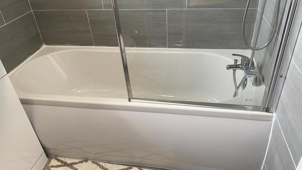 Bv Luxury Spacious 3 Bedroom House At Isaac Close Manchester Kültér fotó