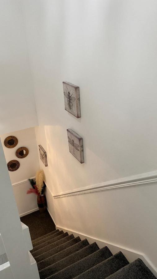 Bv Luxury Spacious 3 Bedroom House At Isaac Close Manchester Kültér fotó