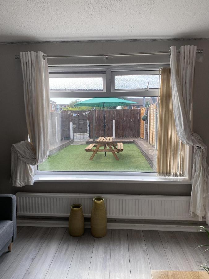 Bv Luxury Spacious 3 Bedroom House At Isaac Close Manchester Kültér fotó