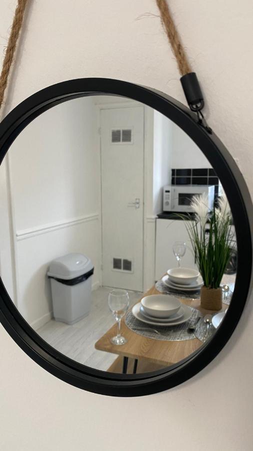 Bv Luxury Spacious 3 Bedroom House At Isaac Close Manchester Kültér fotó