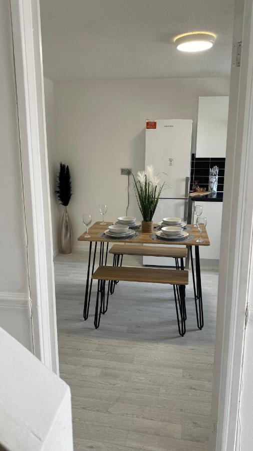 Bv Luxury Spacious 3 Bedroom House At Isaac Close Manchester Kültér fotó