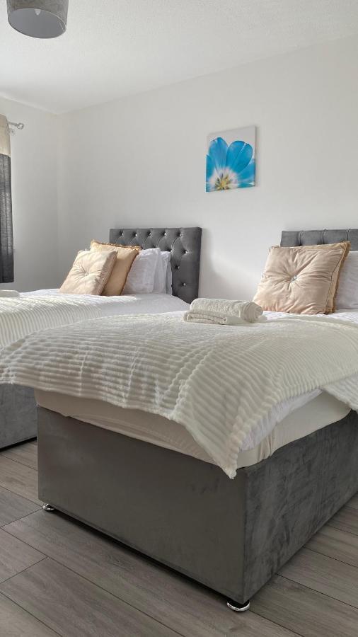 Bv Luxury Spacious 3 Bedroom House At Isaac Close Manchester Kültér fotó