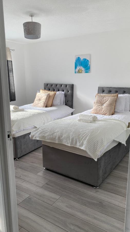 Bv Luxury Spacious 3 Bedroom House At Isaac Close Manchester Kültér fotó
