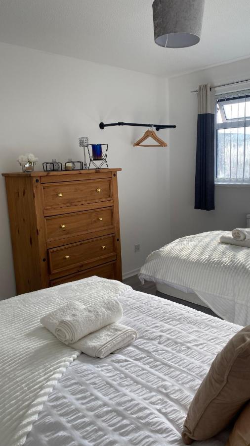 Bv Luxury Spacious 3 Bedroom House At Isaac Close Manchester Kültér fotó